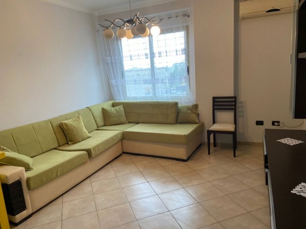 Tirane, jepet me qera apartament 1+1+Ballkon, Kati 5, 63 m2 300 € (Muhamed Deliu)