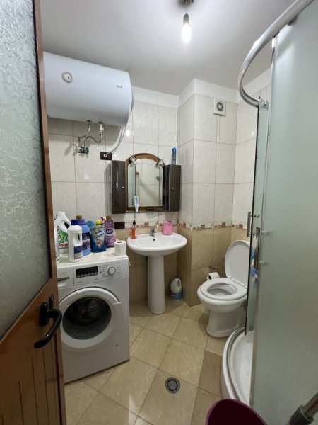 Tirane, jepet me qera apartament 2+1+Ballkon, Kati 3, 102 m2 370 € (Muhamed deliu)