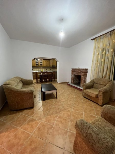 Tirane, shitet Vile 3 Katshe, Kati 3, 240 m2 299,999 € (Gregor celika)