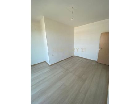 Tirane, jepet me qera apartament , Kati 7, 69 m2 450 € 