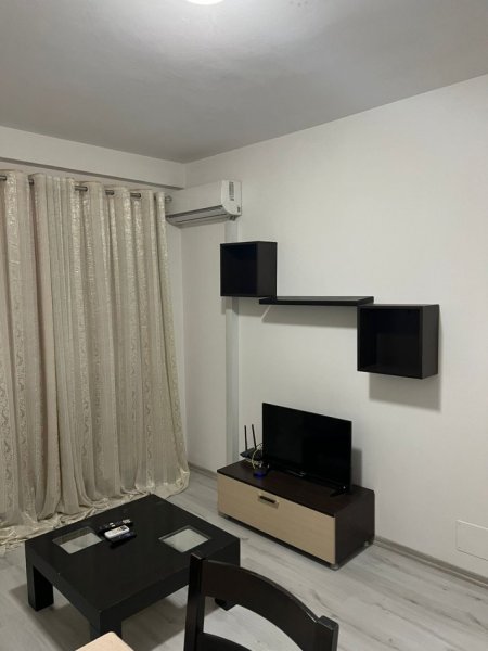 Shqiperi, jepet me qera apartament 1+1, , 66 m2 350 € (rruga sokrat miho)