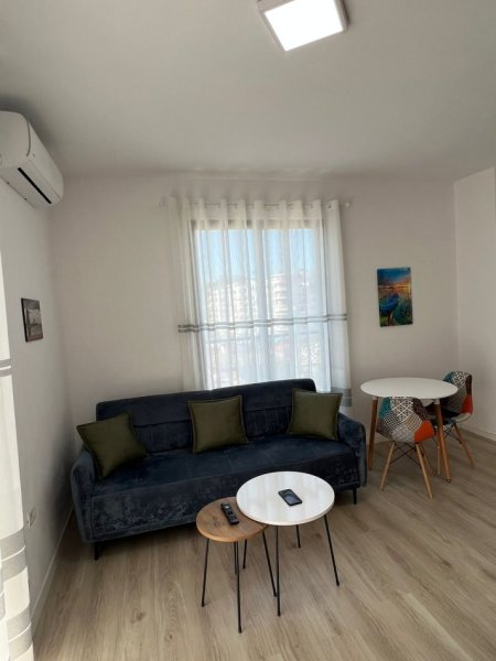 Tirane, jap me qera 1+1, Kati 5, 65 m2 400 € Astir