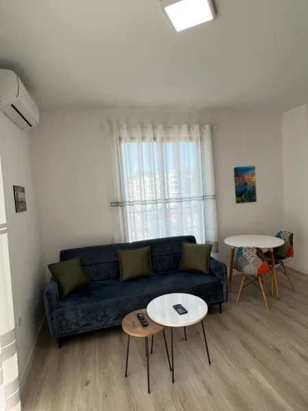 Tirane, jap me qera 1+1, Kati 5, 65 m2 400 € Astir