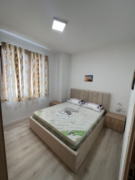 Tirane, jap me qera 1+1, Kati 5, 65 m2 400 € Astir