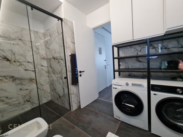 Tirane, jap me qera apartament 2+1+2+2 POSTE PARKIMI, 195 m2 1,700 € (Liqeni i Thatë)
