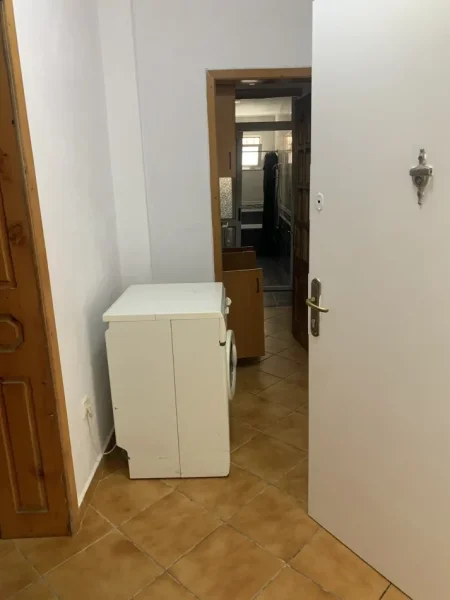 Me qera apartament 1-1 kati 1, Sip 50 m2 350 € (Te kryqezimi MUHAMET GJOLLESHA ME MYSLYM SHYRIN)