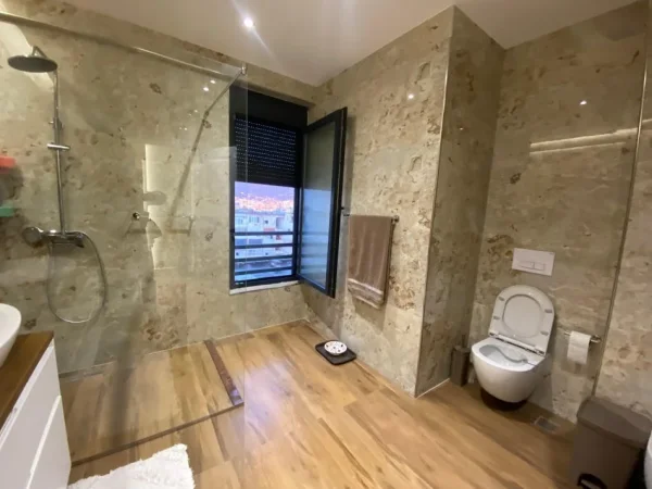 Tirane, shes 2+1, Kati 7, 113 m2 300,000 € (rruga hoxha tahsim)