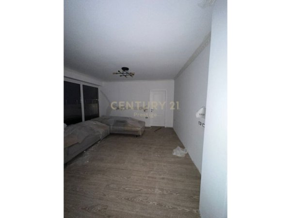 Tirane, shitet apartament 1+1, , 80 m2 100,000 € (vilat arabe)