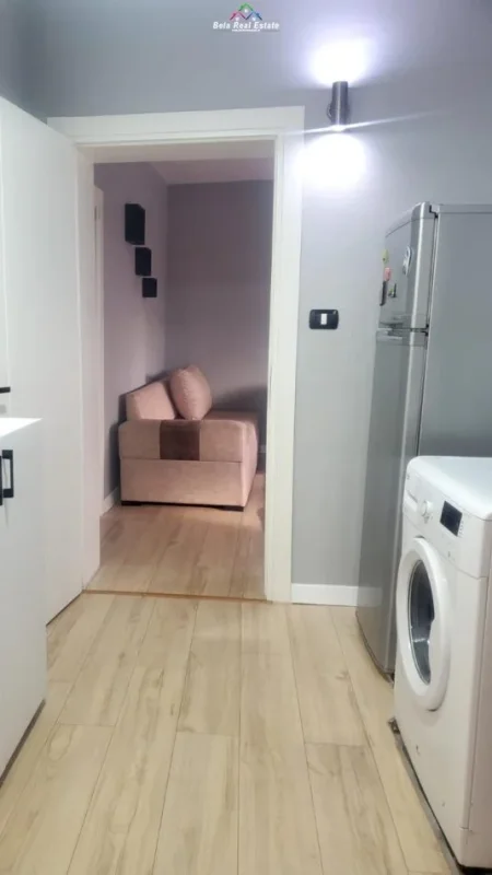 Tirane, jepet me qera apartament 1+1+Ballkon, Kati 4, 55 m2 400 € (21 dhjetori)