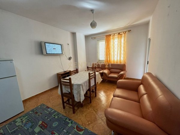 jepet me qera apartament 2+1, Kati 3, 95 m2 400 € (bar artisti)