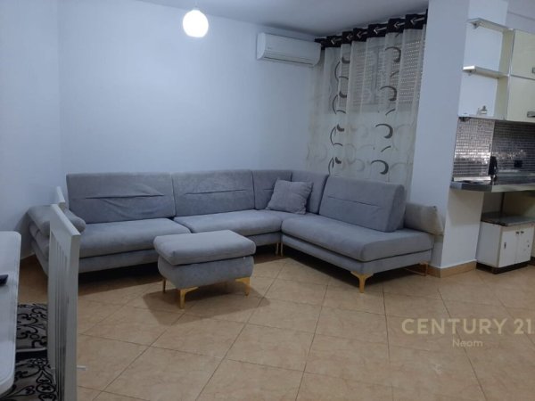 Tirane, jepet me qera apartament 2+1, Kati 2, 95 m2 650 € (kopshti zologjik)