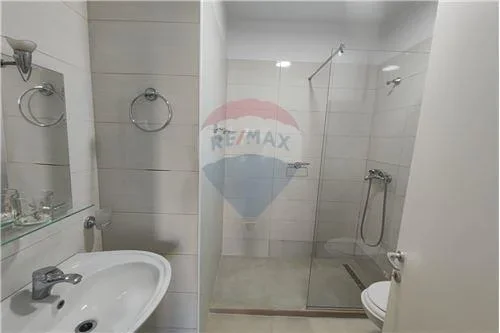 Tirane, jepet me qera apartament 2+1, Kati 2, 76 m2 500 € (Ish parku autobusave - PRANE SHKOLLES NAIM FRASHERI)