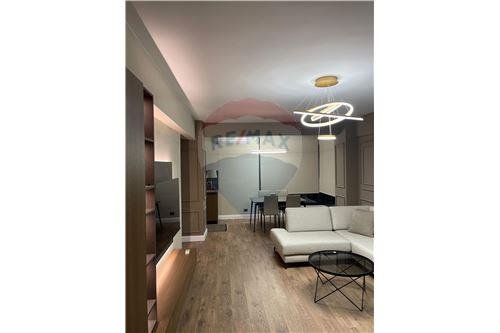 Tirane, jepet me qera apartament 2+1, Kati 6, 90 m2 1,400 € (Rruga Faik Konica - Prane stadiumit Air Albania)