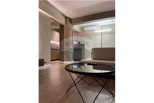 Tirane, jepet me qera apartament 2+1, Kati 6, 90 m2 1,400 € (Rruga Faik Konica - Prane stadiumit Air Albania)