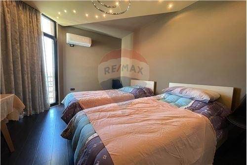 Tirane, jepet me qera apartament 2+1, Kati 4, 87 m2 950 € (Kopshti Zoologjik)