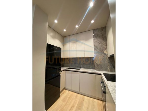 Tirane, jepet me qera apartament 2+1, Kati 10, 105 m2 850 € (Kompleksi LTE, Yzberisht)