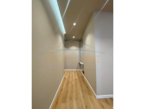 Tirane, jepet me qera apartament 2+1, Kati 10, 105 m2 850 € (Kompleksi LTE, Yzberisht)