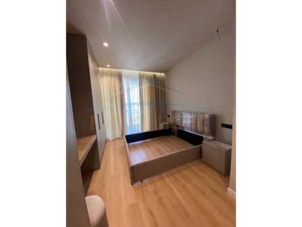 Tirane, jepet me qera apartament 2+1, Kati 10, 105 m2 850 € (Kompleksi LTE, Yzberisht)