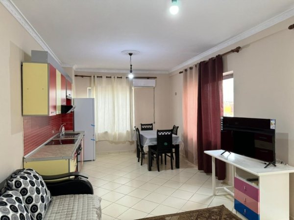 Tirane, jepet me qera apartament 2+1+Aneks+Ballkon, Kati 8, 105 m2 400 € (Teodor Keko)