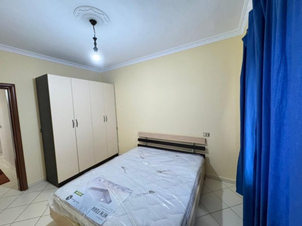 Tirane, jepet me qera apartament 2+1+Aneks+Ballkon, Kati 8, 105 m2 400 € (Teodor Keko)