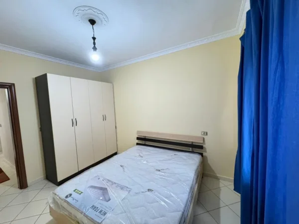 Tirane, jepet me qera apartament 2+1+Aneks+Ballkon, Kati 8, 105 m2 400 € (Teodor Keko)