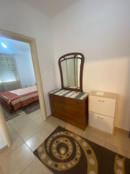 Tirane, jepet me qera apartament 1+1+Ballkon, Kati 3, 75 m2 350 € (Rruga Peti , Liqeni i Thate te ullishtja)