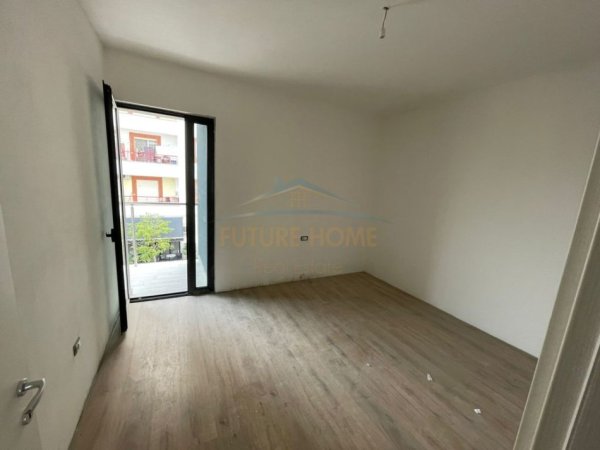 Tirane, shitet apartament 3+1+Ballkon, Kati 1, 130 m2 208,000 € (Jordan misja)