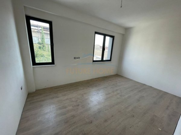 Tirane, shitet apartament 3+1+Ballkon, Kati 1, 130 m2 208,000 € (Jordan misja)