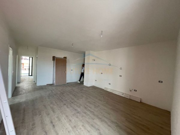 Tirane, shitet apartament 3+1+Ballkon, Kati 1, 130 m2 208,000 € (Jordan misja)