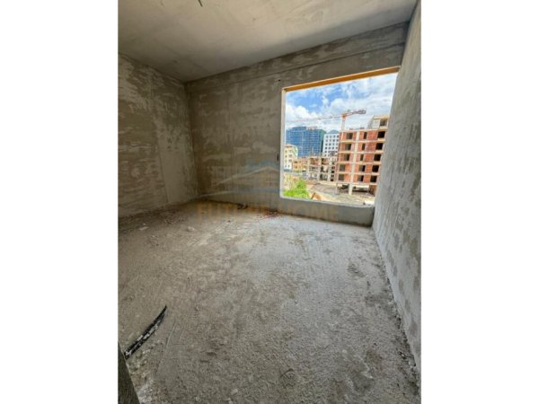 Tirane, shitet apartament 3+1+Ballkon, Kati 3, 128 m2 185,000 € (Bulevardi i Ri)