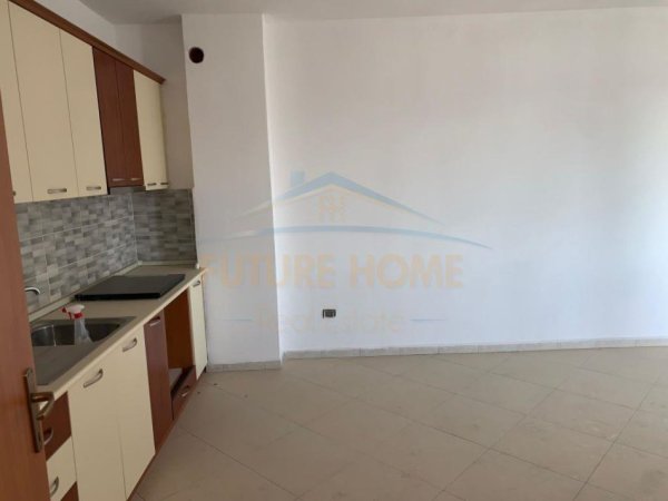 Durres, shitet apartament 1+1+Ballkon, , 70 m2 58,000 € (Hysen Kertusha)