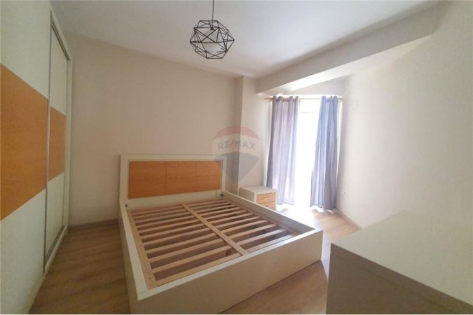 Tirane, shitet apartament 1+1+Ballkon, Kati 3, 80 m2 95,500 € (astir)