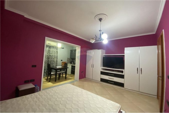 Tirane, jepet me qera apartament 1+1, Kati 3, 40 m2 350 € (Xhon kenedi - Komuna e Parisit - Eleonora, Shqipëri)