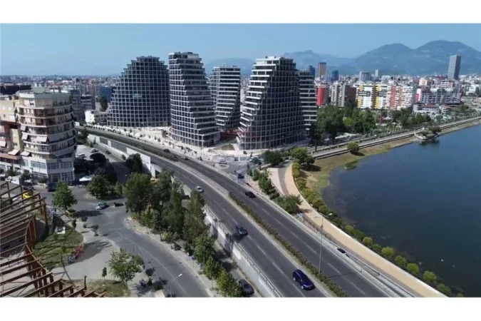 Tirane, jepet me qera ambjent biznesi , , 110 m2 2,600 € ("Lakeview Residences" - Tirana e Re - Liqeni i Tiranës, Shqipëri)