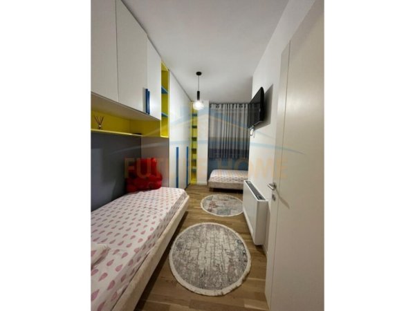 Tirane, shitet apartament duplex Dublex, Kati 8, 145 m2 278,000 € (Ish Parku)