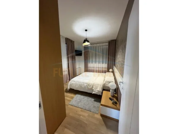 Tirane, shitet apartament duplex Dublex, Kati 8, 158 m2 278,000 € (ISH PARKU)