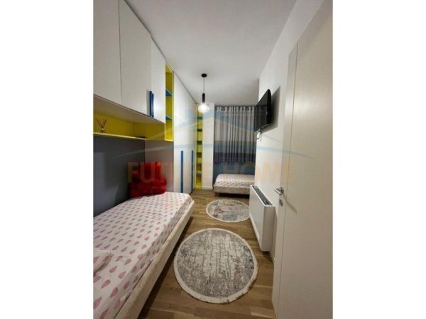 Tirane, shitet apartament duplex Dublex, Kati 8, 158 m2 278,000 € (ISH PARKU)