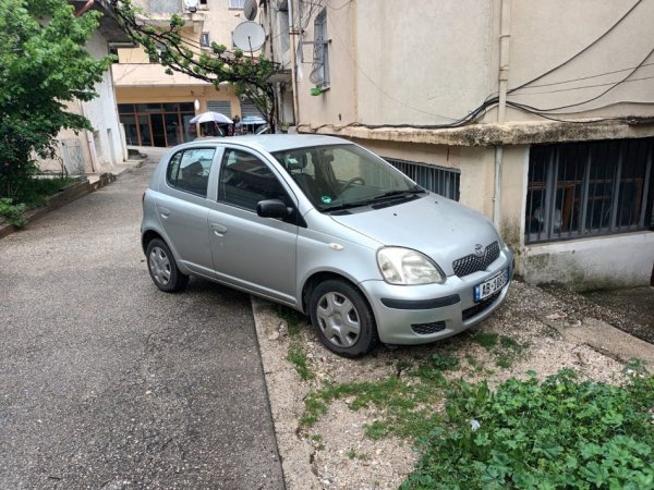 Tepelene, shes Toyota Yaris Benzin gri metalizato manual 188000 km