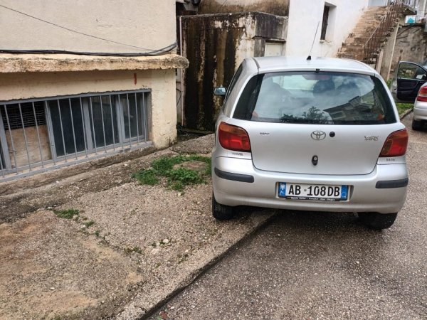 Tepelene, shes Toyota Yaris Benzin gri metalizato manual 188000 km