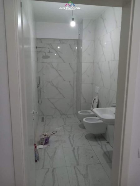 Tirane, jepet me qera apartament 2+1, Kati 5, 96 m2 550 € (siri kodra)