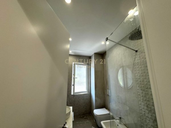 Tirane, shitet apartament 2+1, Kati 3, 95 m2 (Astiri)