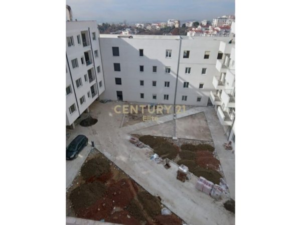 Tirane, shitet apartament 2+1, Kati 3, 113 m2 105,000 € (Fresk)