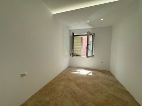 Tirane, shitet apartament 2+1, Kati 3, 90 m2 140,000 € (Kodra e Diellit)