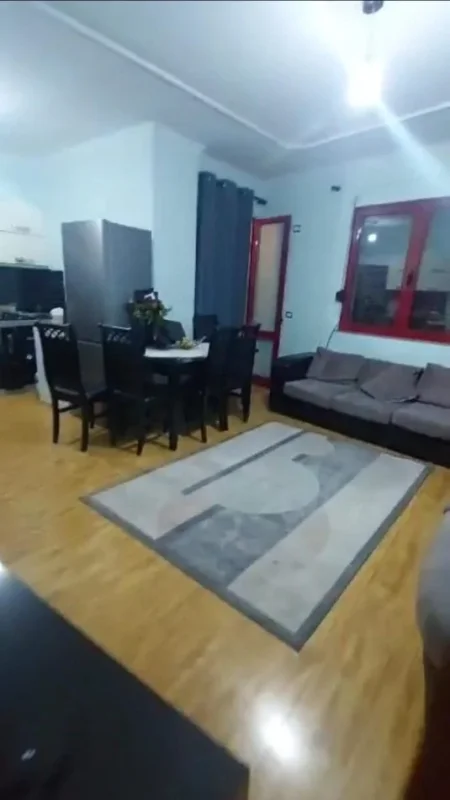 Tirane, jepet me qera apartament 1+1, Kati 6, 80 m2 400 € (YZBERISHT)