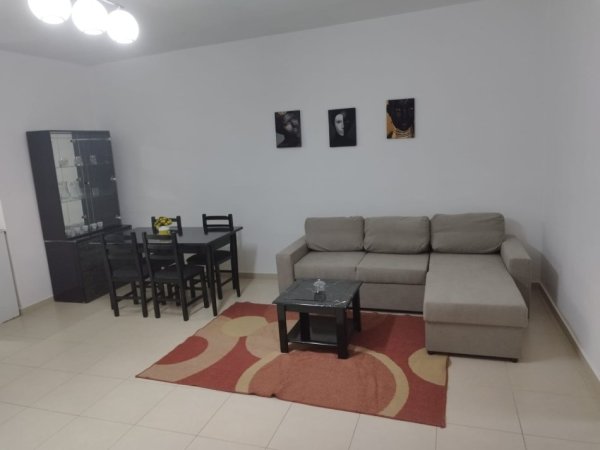 Tirane, jepet me qera apartament 2+1, Kati 8, 76 m2 380 € (rruga Rexhep Shala)