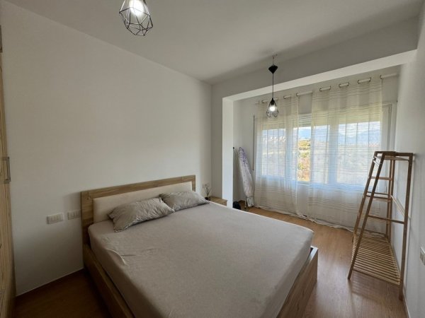 Tirane, jepet me qera apartament 1+1+Ballkon, Kati 3, 50 m2 500 € (Rezidenca Kodra e diellit 2)