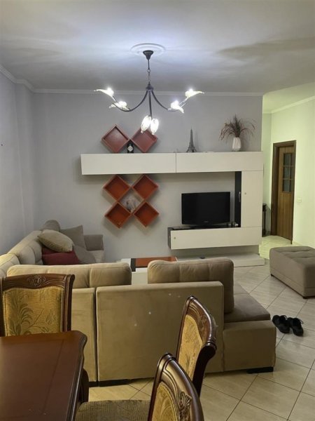 Tirane, jepet me qera apartament 2+1, Kati 2, 85 m2 500 € (KODRA E DIELLIT)