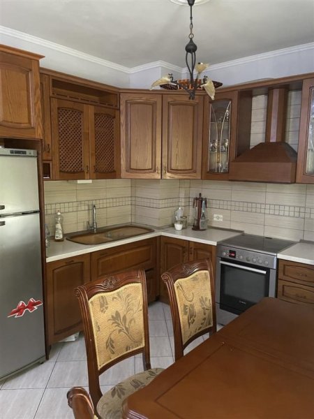 Tirane, jepet me qera apartament 2+1, Kati 2, 85 m2 500 € (KODRA E DIELLIT)