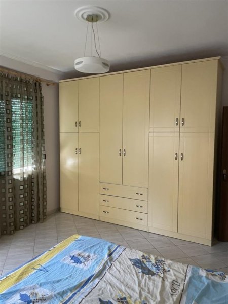 Tirane, jepet me qera apartament 2+1, Kati 2, 85 m2 500 € (KODRA E DIELLIT)