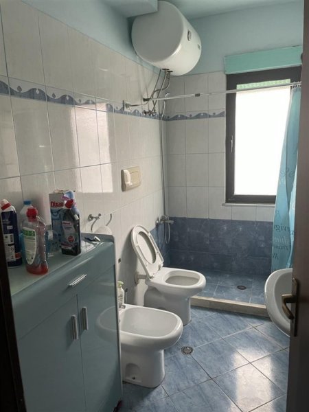 Tirane, jepet me qera apartament 2+1, Kati 2, 85 m2 500 € (KODRA E DIELLIT)